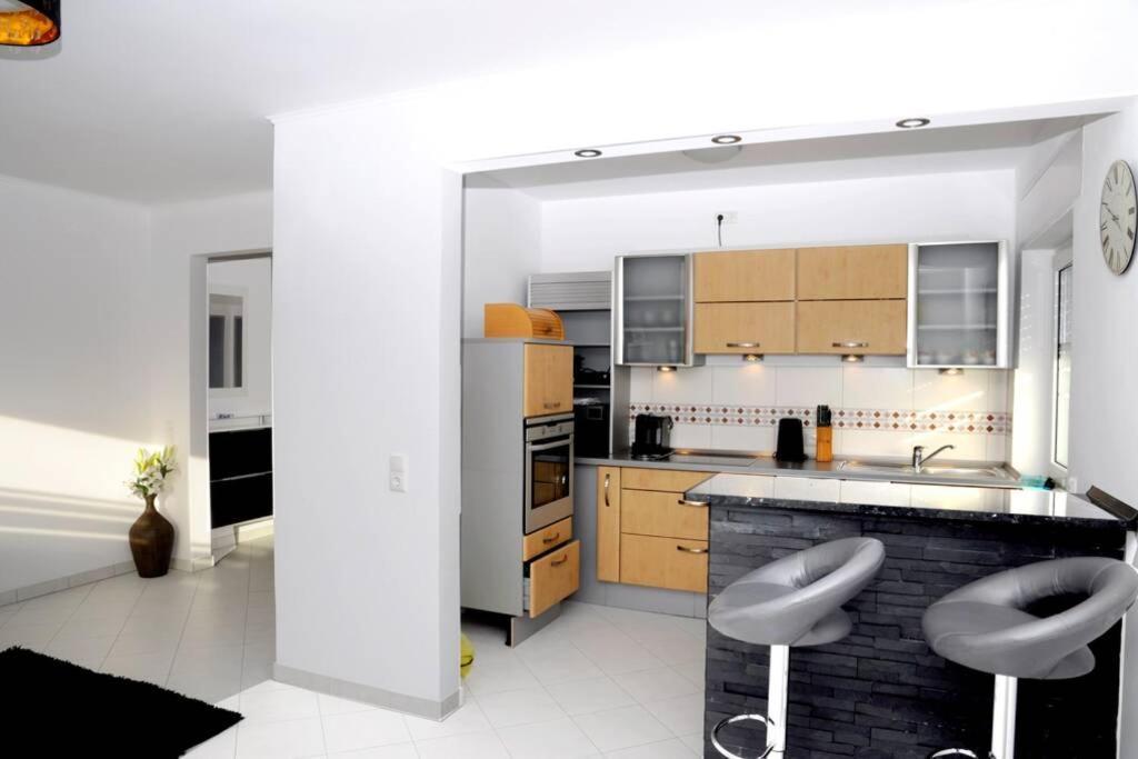Traumhafte Kurstadt Apartment Moderne 2Zkb Balkon Pkw Stellplatz Bad Nauheim Buitenkant foto